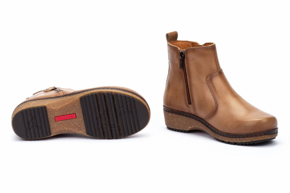 Pikolinos Granada W0W-8988: Castor