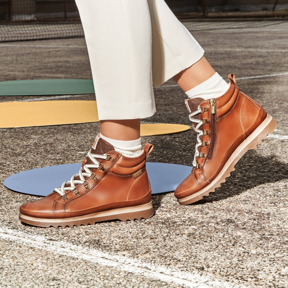 Pikolinos Vigo Lace-up Ankle Boots - W3W-8564: Brandy