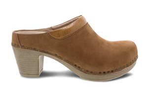 Dansko Sammy: Tan Nubuck