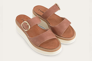 Naot Halvah: Latte Brown Lthr w/ Off White Sole