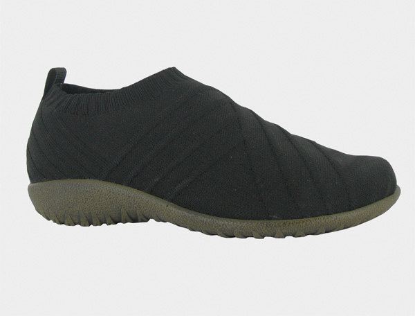 Naot Okahu: Black Knit