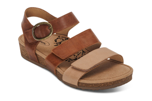 Aetrex Lilly Adjustable Quarter Strap Sandal: Walnut