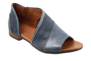 Bueno Tahiti: Navy