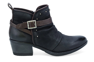 Miz Mooz Karima: Black