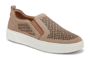 Vionic Kimmie Perf Sneaker: Sand