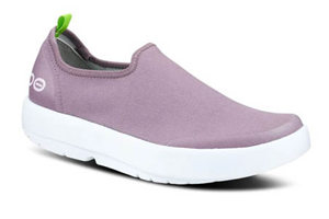 OOFOS Women's OOMG EEZEE Low Shoe: Mauve